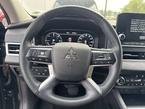 Used 2023 Mitsubishi Outlander SEL AWD/4WD image 16