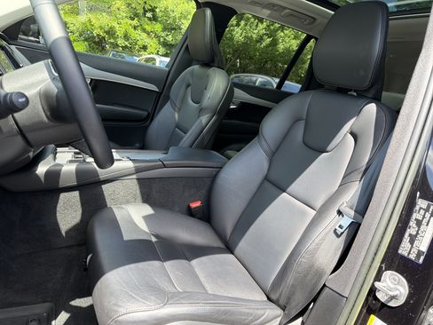 Certified 2023 Volvo XC90 B5 Core w/ Protection Package Premier AWD/4WD image 16