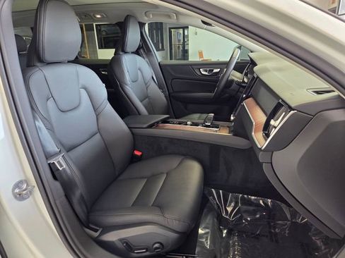 Certified 2026 Volvo V60 B5 Cross Country Plus w/ Protection Package Premier AWD/4WD image 26