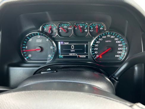 Used 2015 Chevrolet Suburban LT w/ Luxury Package image 25