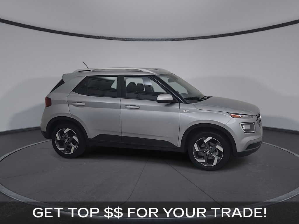Used 2025 Hyundai Venue SEL FWD image 2