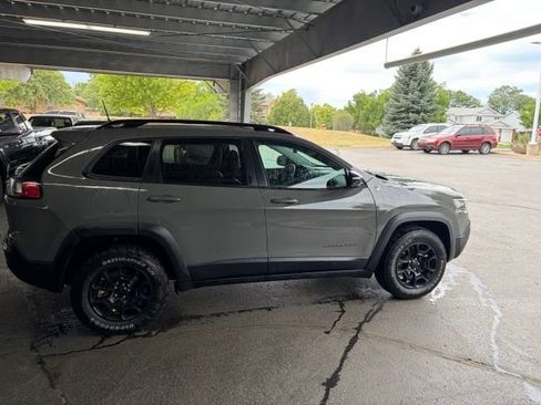 Used 2022 Jeep Cherokee Trailhawk w/ Sound & Nav Group AWD/4WD image 12