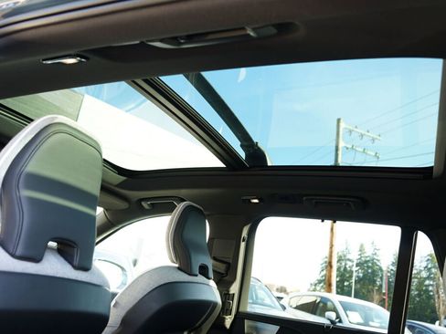 Used 2023 Volvo XC90 T8 Ultimate image 23