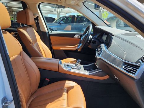Used 2022 BMW X7 xDrive40i w/ Premium Package AWD/4WD image 18