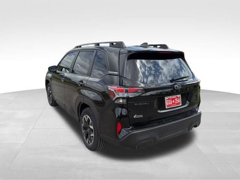 Used 2025 Subaru Forester Premium image 7