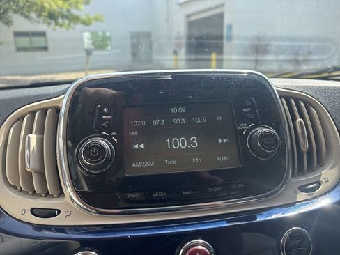 Used 2019 FIAT 500 Lounge FWD image 10
