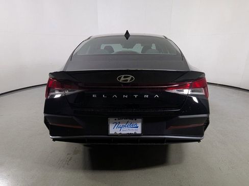 New 2026 Hyundai Elantra SE image 6