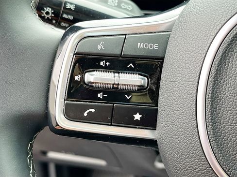 Certified 2025 Kia Sorento S w/ Panoramic Sunroof Package FWD image 19