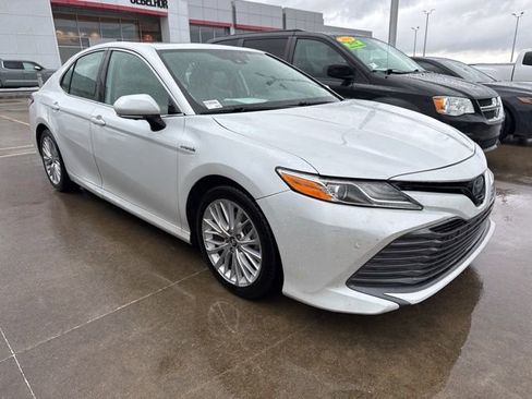 Used 2020 Toyota Camry XLE w/ Driver Assist Package image 13