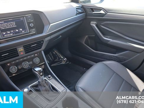 Used 2024 Volkswagen Jetta SE image 34