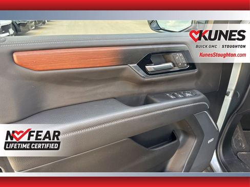 Used 2025 GMC Yukon XL Denali image 13