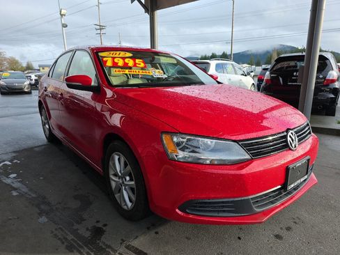 Used 2012 Volkswagen Jetta SE image 1