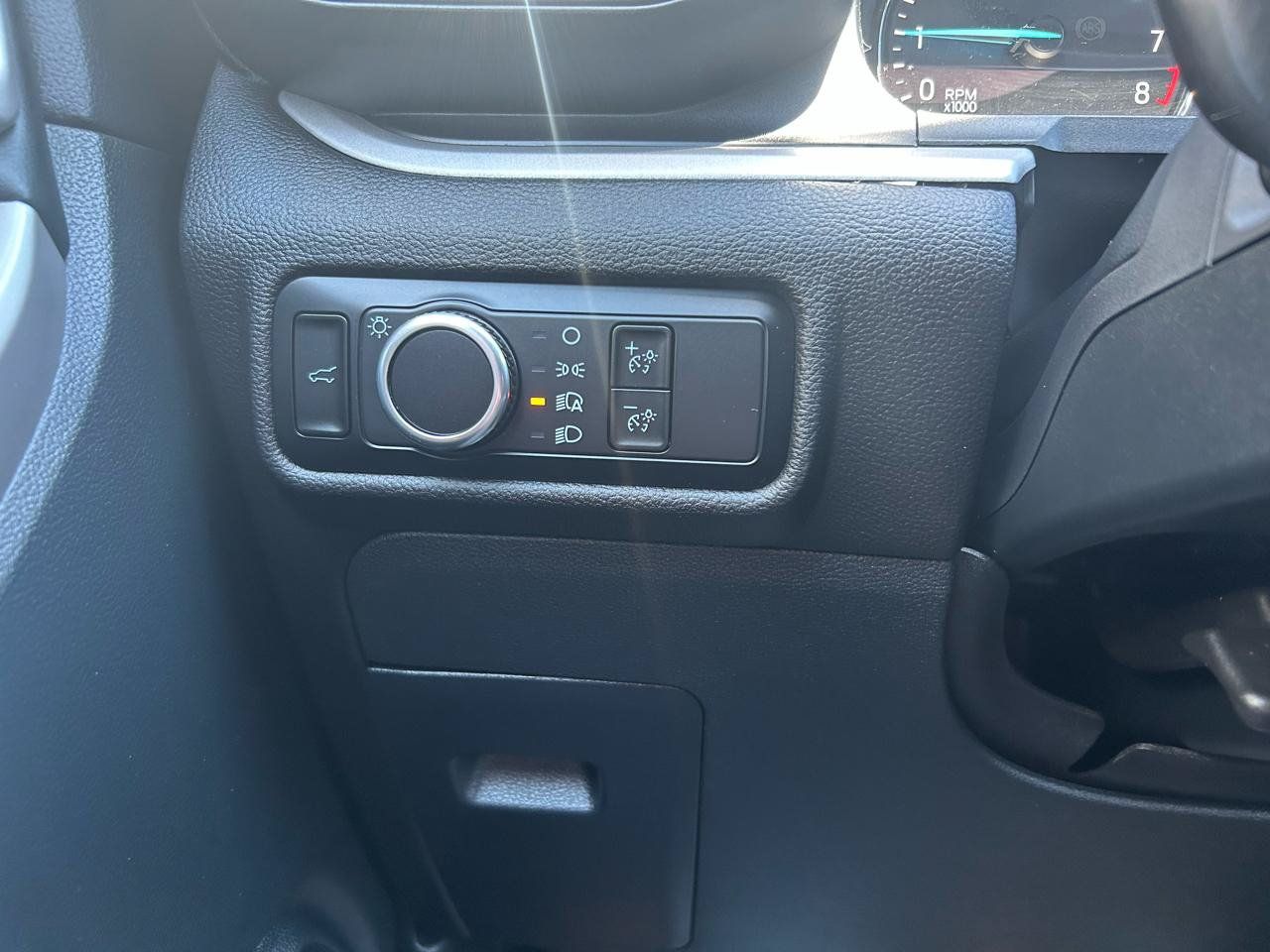 Used 2024 Ford Explorer XLT RWD image 15