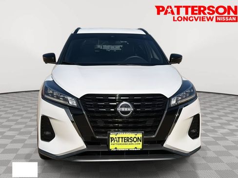 Used 2023 Nissan Kicks SR FWD image 2