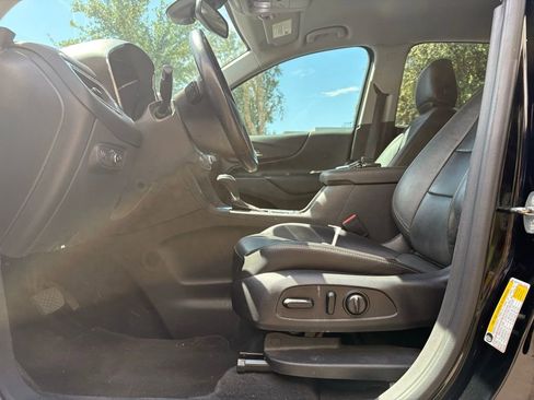 Used 2020 Chevrolet Equinox LT w/ Midnight Edition image 7