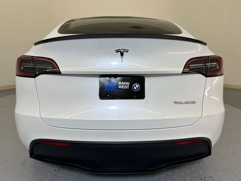 Used 2025 Tesla Model Y Performance image 10