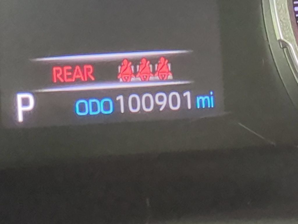 Used 2021 Toyota RAV4 LE FWD image 33