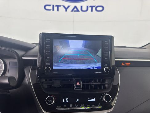 Used 2022 Toyota Corolla LE FWD image 26