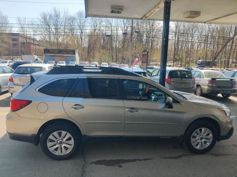 Used 2016 Subaru Outback 2.5i Premium AWD/4WD image 7