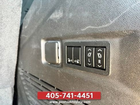 Used 2021 Chevrolet Tahoe LT w/ Luxury Package RWD image 21
