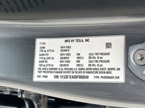 Used 2025 Tesla Model 3 Long Range RWD image 33
