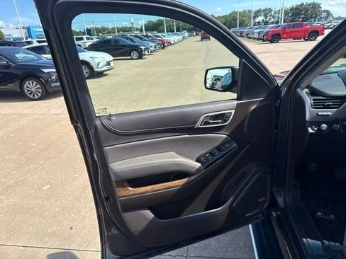 Used 2020 GMC Yukon Denali w/ Denali Ultimate Package AWD/4WD image 9