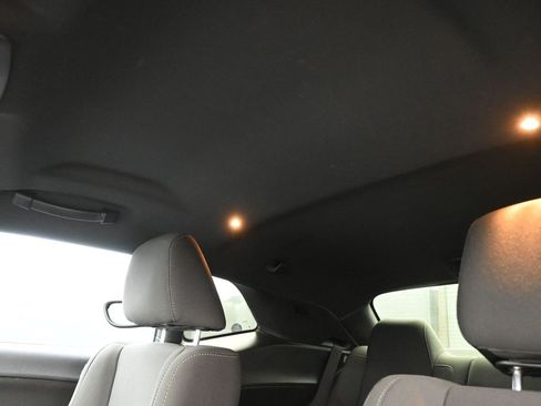 Used 2017 Dodge Challenger SXT image 25