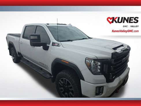 Used 2020 GMC Sierra 2500 AT4 w/ AT4 Premium Package AWD/4WD image 1