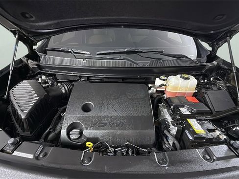 Used 2023 Chevrolet Traverse Premier image 37