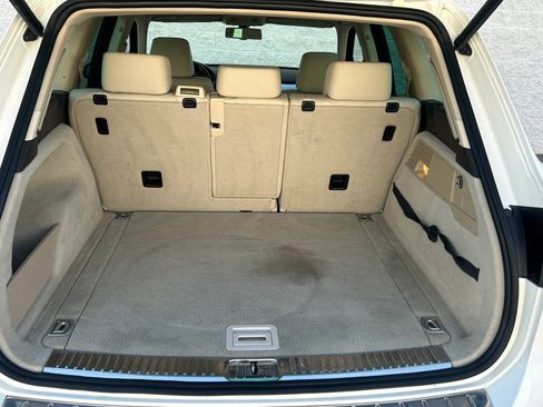 Used 2012 Volkswagen Touareg TDI AWD/4WD image 5