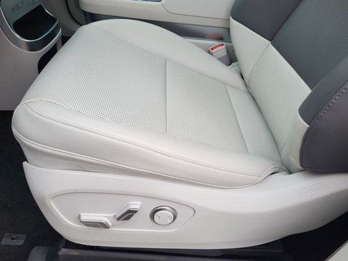 New 2026 Hyundai Ioniq 9 SEL w/ Tow & Go Package AWD/4WD image 28