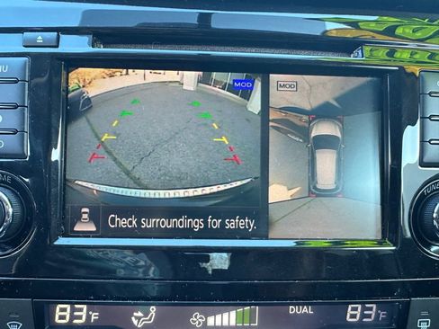 Used 2018 Nissan Rogue SV w/ Premium Package image 14