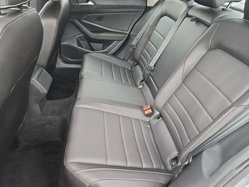 Used 2024 Volkswagen Jetta SE FWD image 23