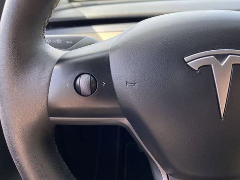 Used 2023 Tesla Model Y Long Range AWD/4WD image 19