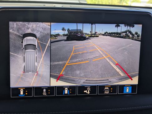 Used 2021 Chevrolet Tahoe Premier w/ Premium Package image 29