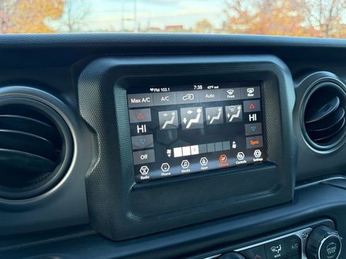 Used 2022 Jeep Wrangler Unlimited Sport image 20