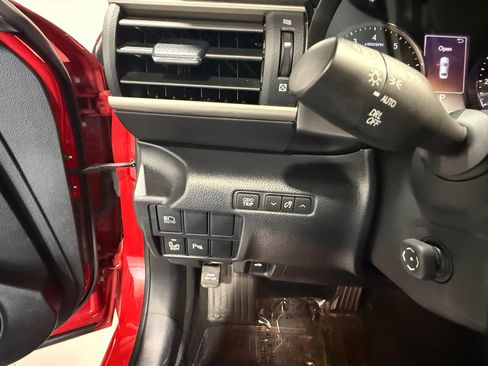 Used 2018 Lexus IS 300 AWD w/ Comfort Package image 28