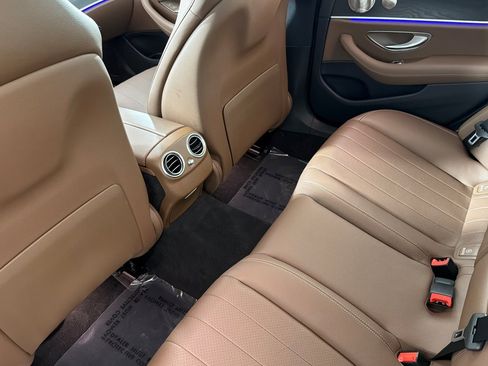 Used 2023 Mercedes-Benz E 350 4MATIC Sedan image 11
