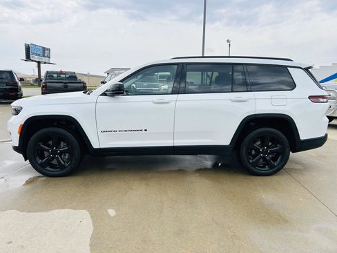 Used 2023 Jeep Grand Cherokee L Limited w/ Luxury Tech Group II image 42