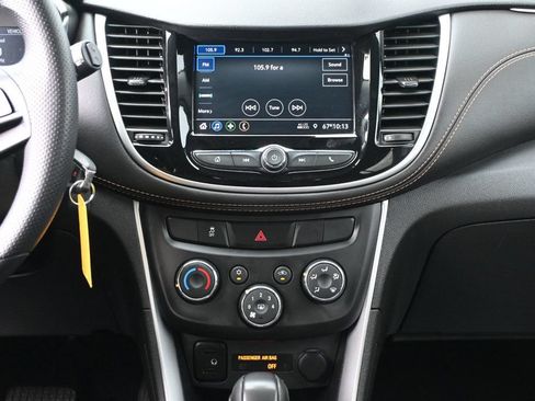 Used 2022 Chevrolet Trax LS w/ Tint and Cruise Package AWD/4WD image 12