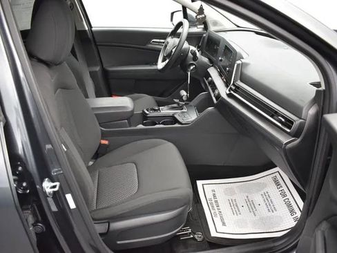 Used 2025 Kia Sportage LX FWD image 16