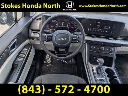 Used 2023 Kia Carnival LX FWD image 20