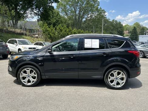 Used 2019 Ford Escape Titanium AWD/4WD image 2
