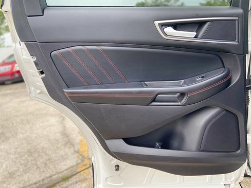 Used 2022 Ford Edge ST-Line w/ Class II Trailer Tow Package AWD/4WD image 17