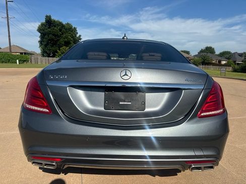 Used 2017 Mercedes-Benz S 550 4MATIC Sedan image 4