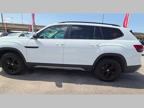 Used 2024 Volkswagen Atlas Peak Edition SE AWD/4WD image 50
