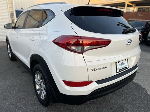 Used 2016 Hyundai Tucson SE w/ Option Group 02 FWD image 3