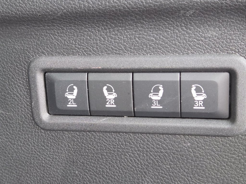 Used 2024 Jeep Wagoneer L 4WD image 28