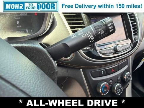 Used 2022 Chevrolet Trax LT w/ Driver Confidence Package AWD/4WD image 19