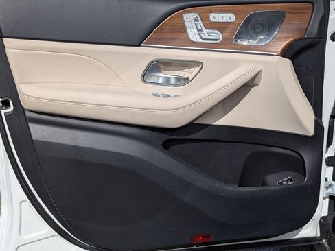 Used 2023 Mercedes-Benz GLS 450 4MATIC image 28